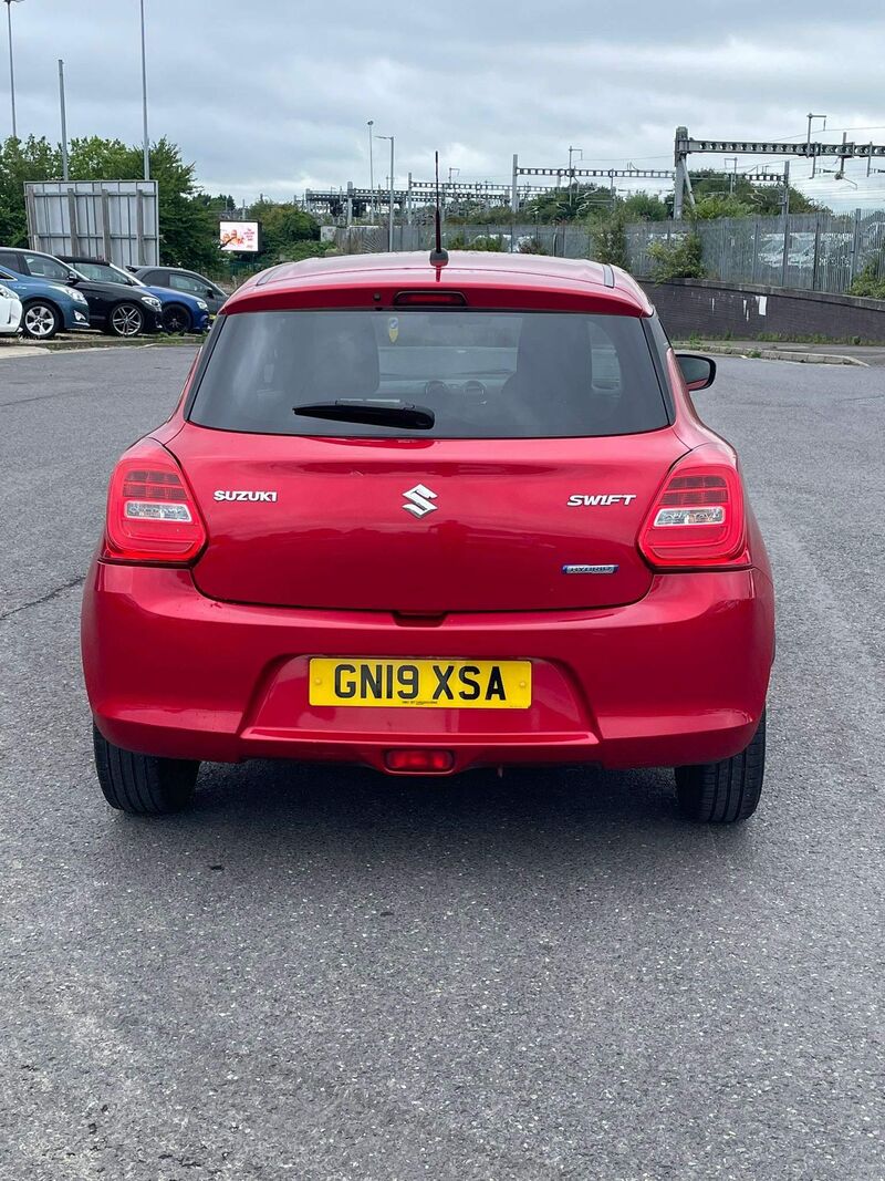SUZUKI SWIFT