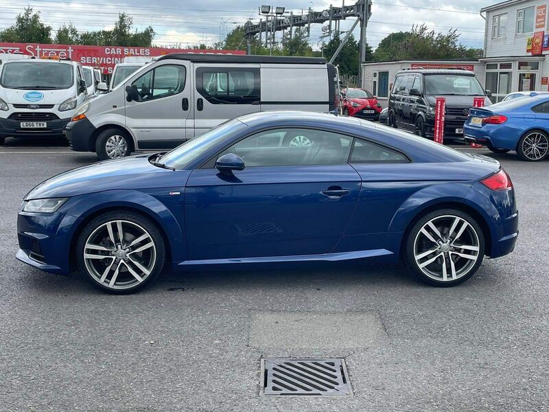 AUDI TT
