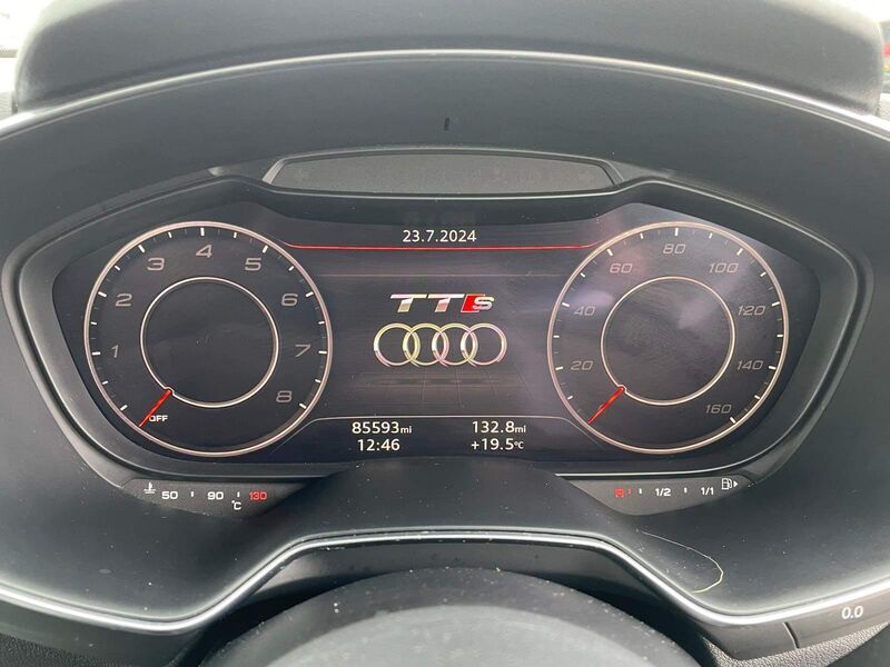 AUDI TT