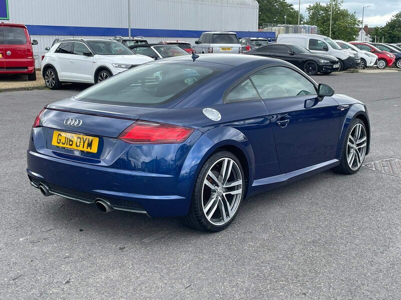 AUDI TT