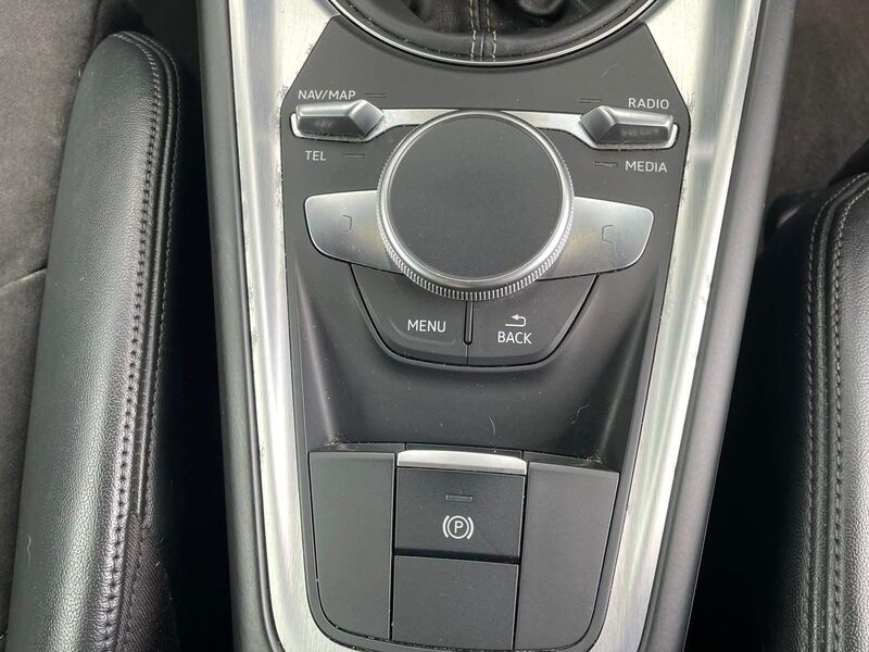 AUDI TT