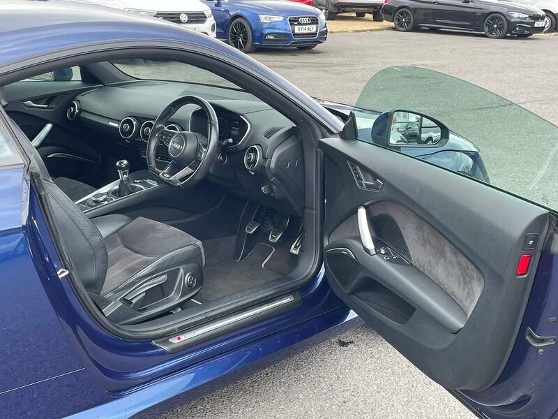 AUDI TT