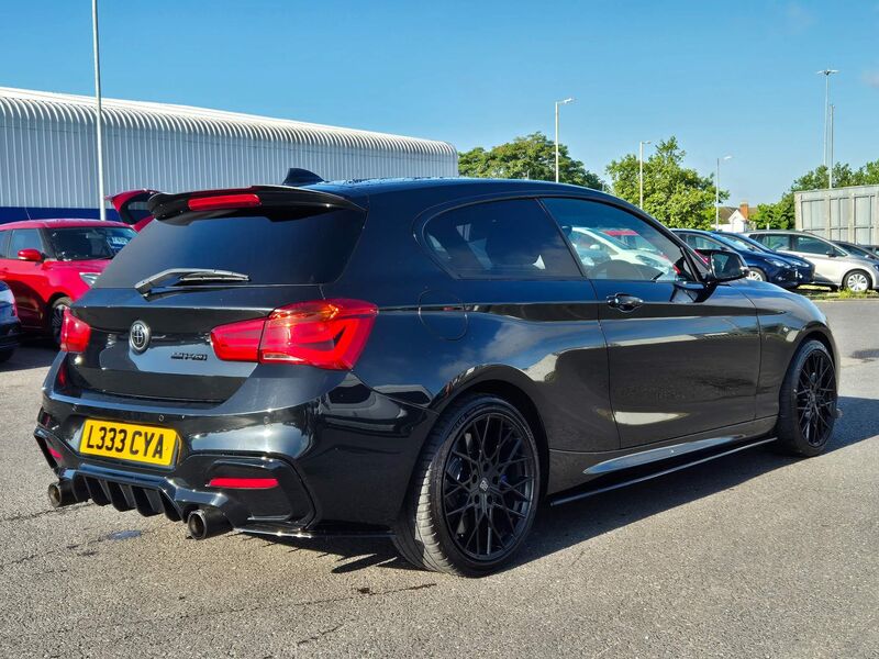 BMW 1 SERIES