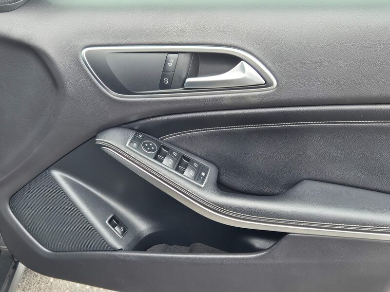 MERCEDES-BENZ GLA CLASS