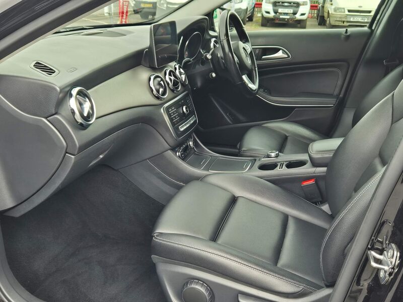 MERCEDES-BENZ GLA CLASS