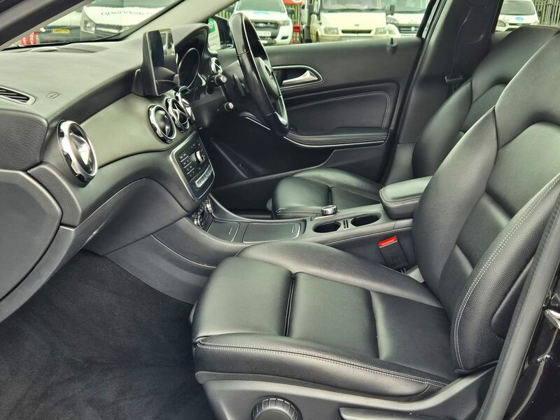 MERCEDES-BENZ GLA CLASS