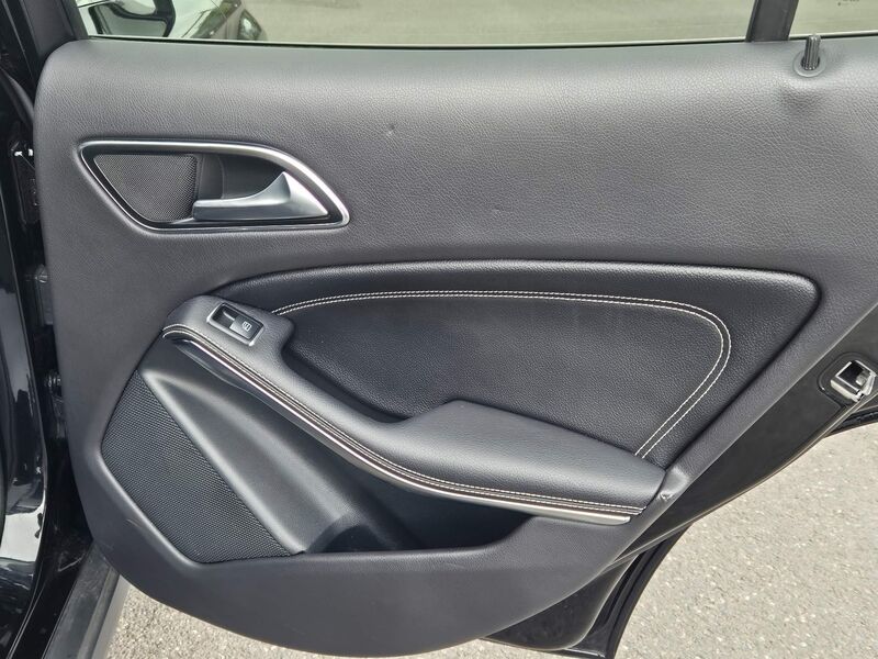 MERCEDES-BENZ GLA CLASS