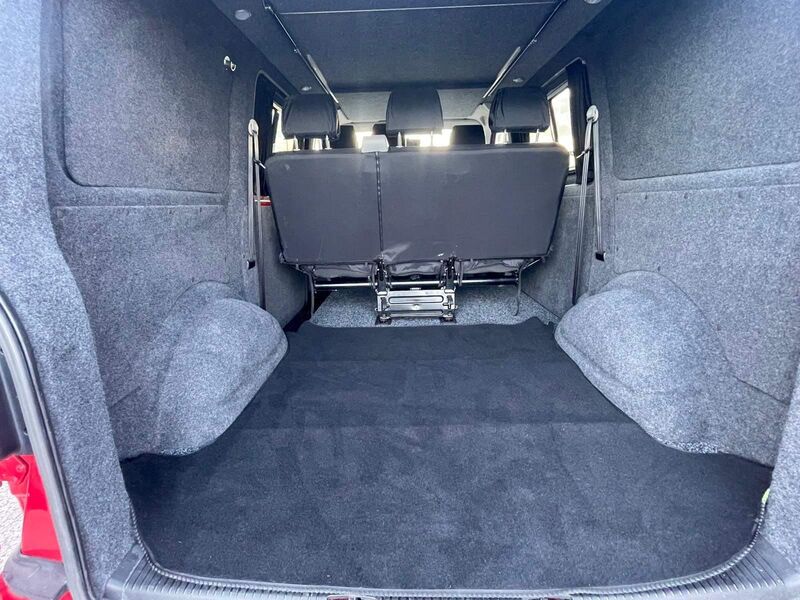VOLKSWAGEN TRANSPORTER