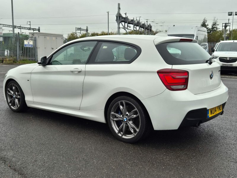 BMW 1 SERIES