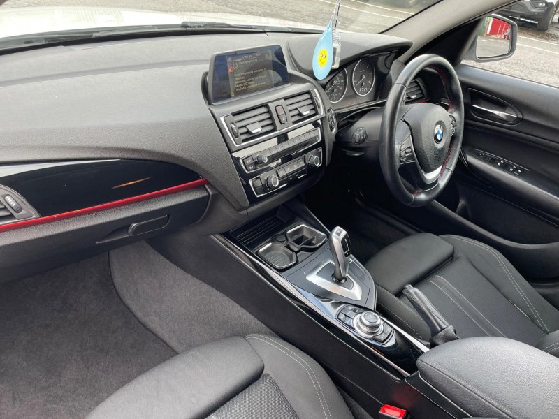 BMW 1 SERIES