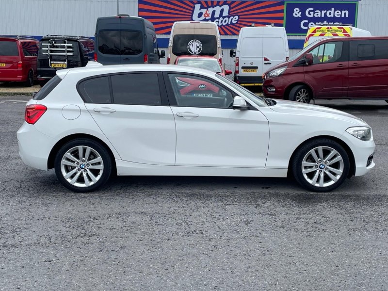 BMW 1 SERIES