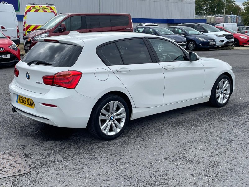 BMW 1 SERIES