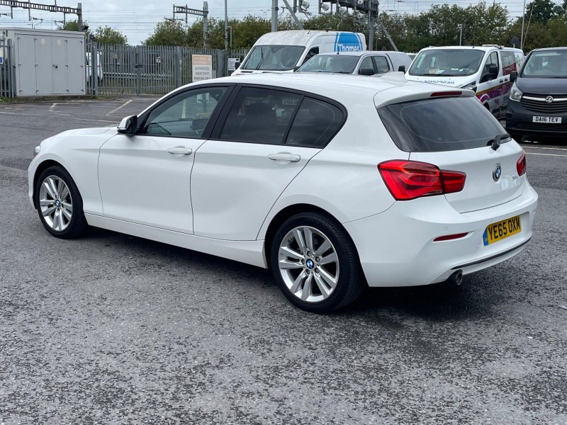 BMW 1 SERIES