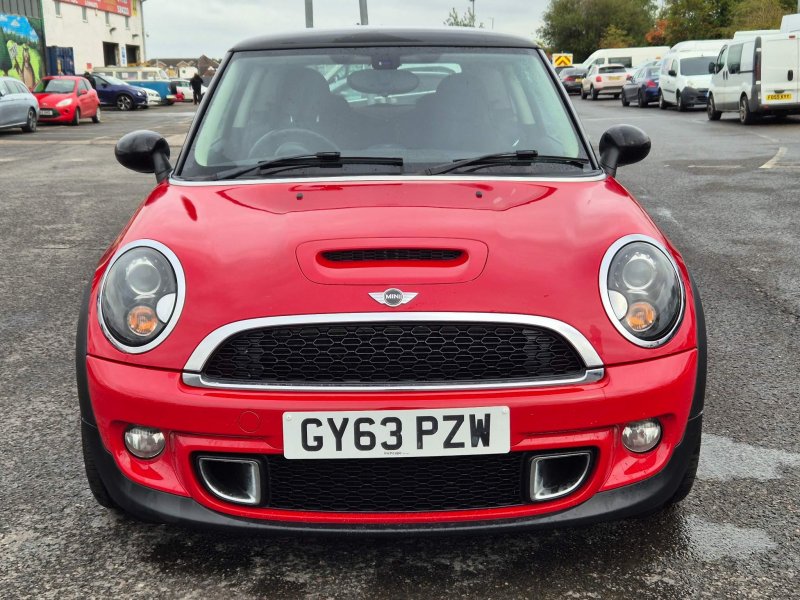 MINI HATCH