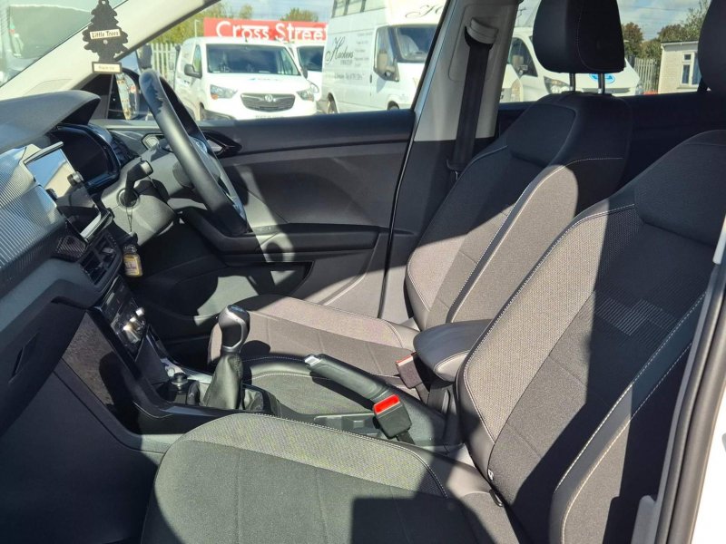 VOLKSWAGEN T-CROSS