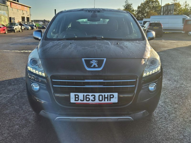 PEUGEOT 3008